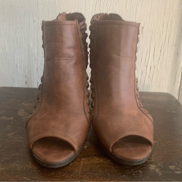RAMPAGE- Brown Leather Peep Toe Heeled Booties-NWOT OR BOX - Picture 4 of 6
